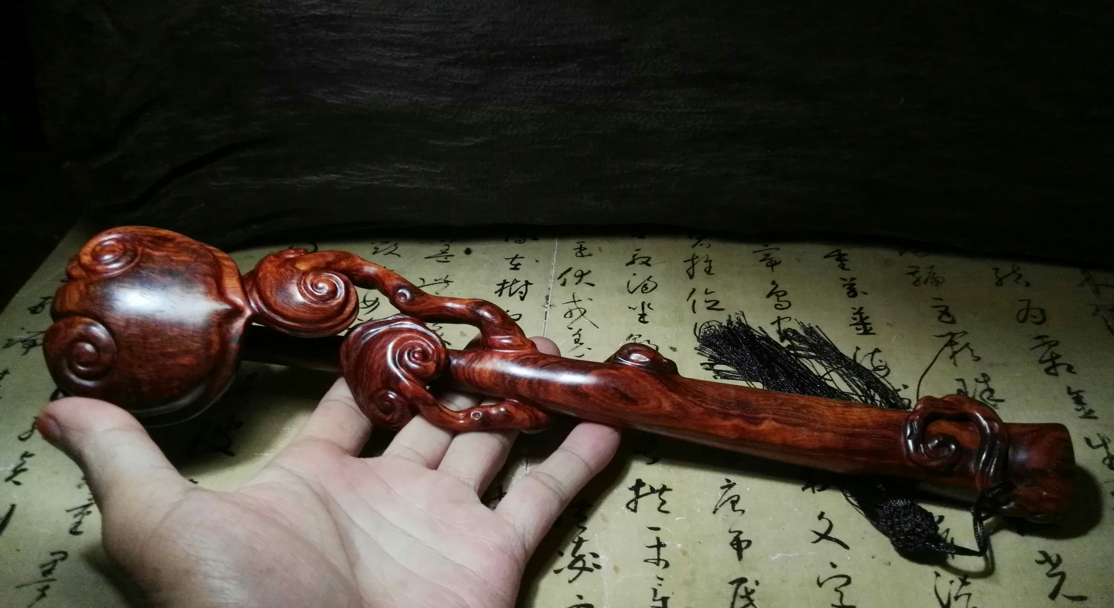 印度小叶紫檀文玩手把件木雕工艺品手工雕刻紫檀-如意把玩件在类目 家居饰品, 雕刻工艺, 木雕中 - 来自Buy2taobao.com提供专业的淘宝代购服务