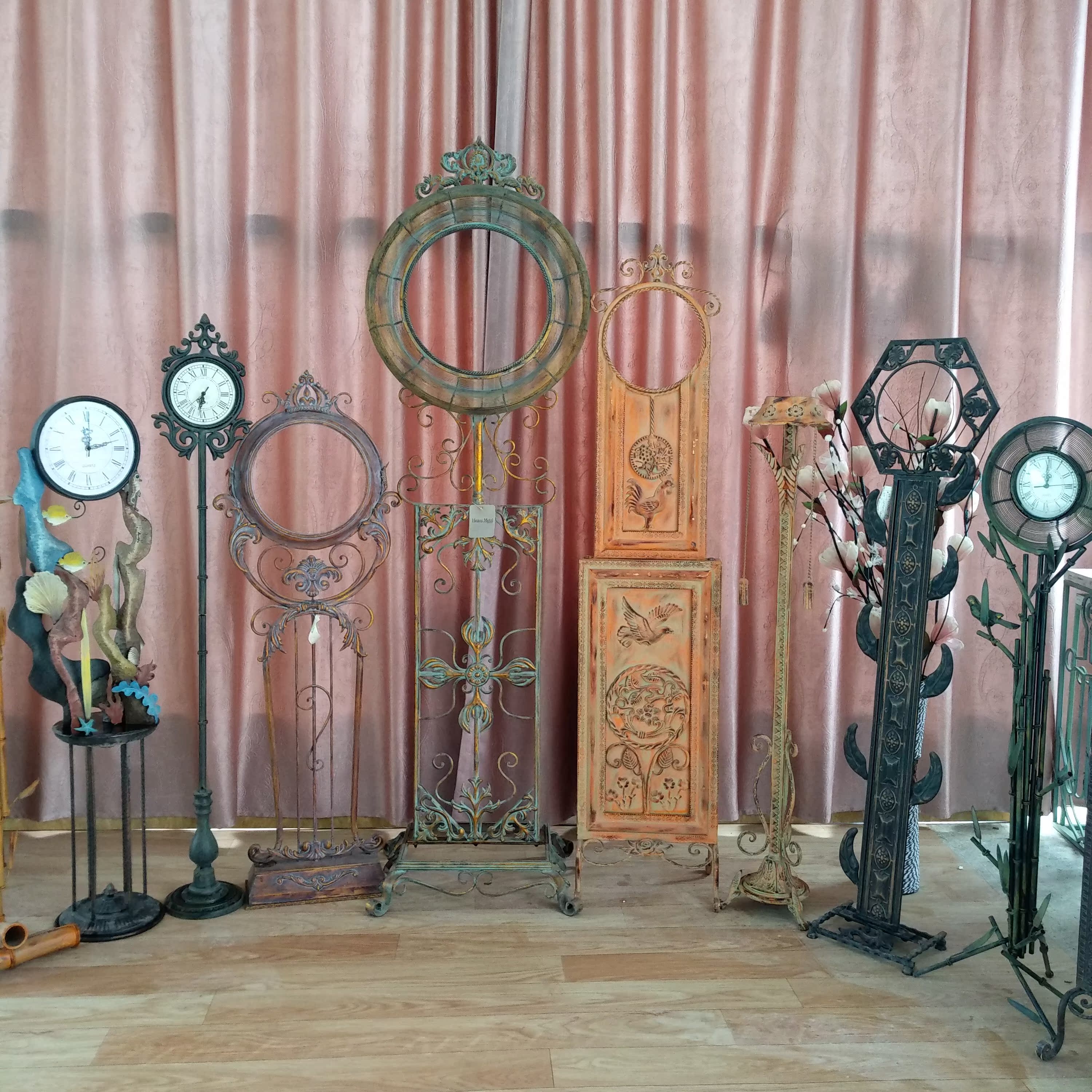European style Retro Do the old Wind court Home Furnishing Homestay Decorating Iron art indoor a living room Entrance clocks and watches to ground Decorationin the Home accessories , Home bell ornaments/Alarm Clock , Clock category - from Buy2taobao.com to provide professional Taobao agent buy service