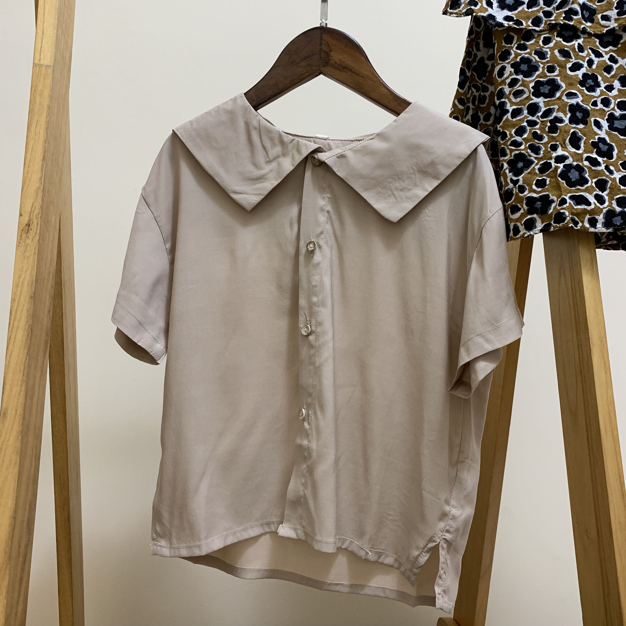 女童夏季港风短袖衬衫 中小童大翻领可爱娃娃短袖衫|ruв категории Детская одежда, рубашка - от Buy2taobao.com для оказания профессиональной услуги покупки агента Taobao