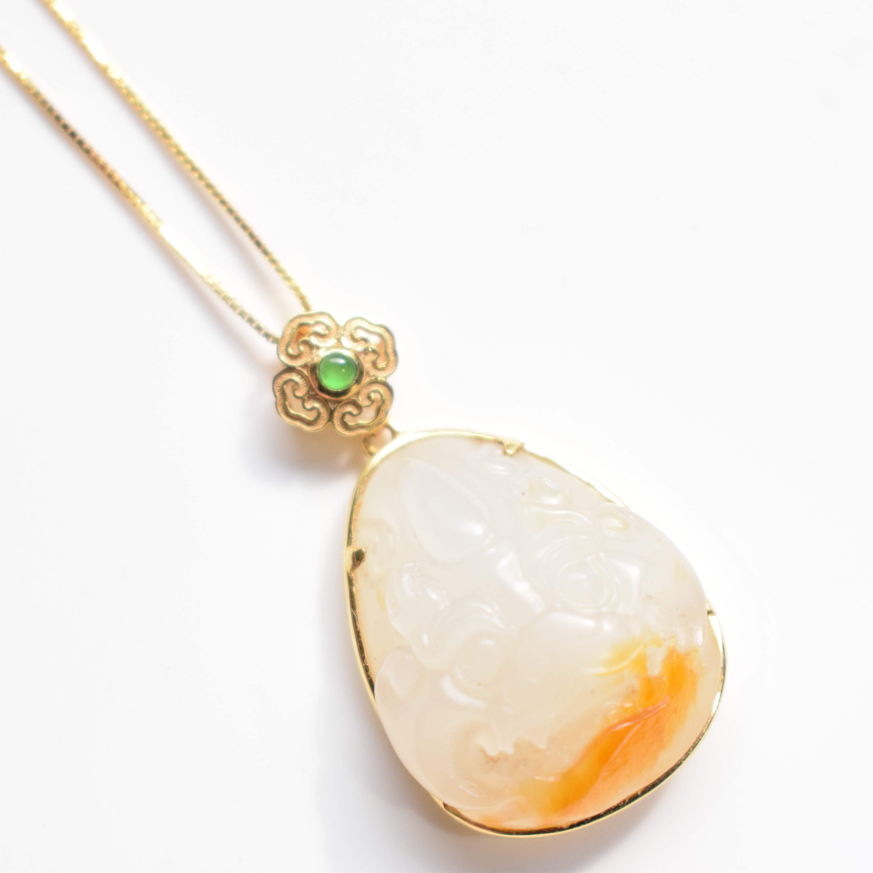 (Has been set) 18k Jin Xiang Yu Winnings Female models Pendant Xinjiang Nephrite Seed material brave troops Shoumian genuine leatherin the Jewelry/Diamond/Jade/Gold , And nephrite , Choker category - from Buy2taobao.com to provide professional Taobao agent buy service