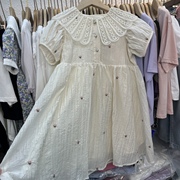 实体店童装女童米白色褶皱设计刺绣花朵娃娃领短袖连衣裙中大童