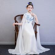 2024儿童青花瓷古筝演出礼服中式古典白色显气质长款走秀演出服