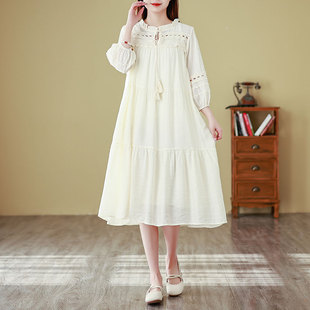 白色连衣裙子女2024春夏小众设计高级感收腰法式气质百褶长裙