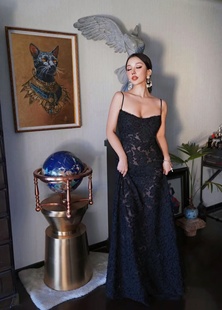HOUSE同款高级感复古优雅黑天鹅蕾丝花朵超长显瘦连衣裙晚宴礼服