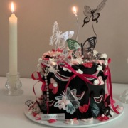网红芭蕾风蝴蝶结丝带蛋糕，装饰白色黑色镂空蝴蝶生日蛋糕装扮插件