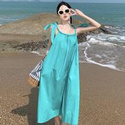 法式湖蓝色挂脖吊带连衣裙子女，夏季气质感，高级感海边度假沙滩长裙