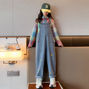 女童秋季套装2023韩版女大童时髦洋气长袖牛仔背带裤两件套潮