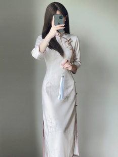 长袖蕾丝印花旗袍，2023秋季高端气质改良年轻款少女素雅连衣裙