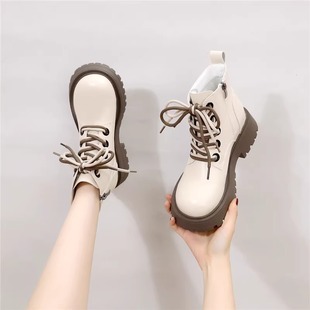 品牌马丁靴女2023冬季英伦风白色，雪地靴低帮厚底炸街短靴