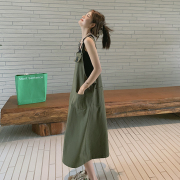 军绿色盐系工装背带裙，夏季女2023韩版宽松减龄休闲连衣裙子