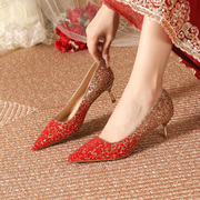 低跟红色婚鞋女中式水晶秀禾新娘鞋2024年宴会气质尖头高跟鞋