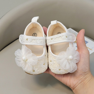 婴儿鞋子0一1岁公主鞋蕾丝花朵宝宝软底防滑学步鞋棉布透气步前鞋