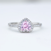 轻奢小众设计粉色水晶宝石微镶锆石仿真钻戒女款公主爱心粉钻戒指