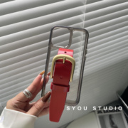 高级感透黑红色牛皮腕带金属扣适用iphone14promax苹果手机壳131211xrxsmax轻奢小众创意个性全包壳