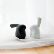 陶瓷可爱黑白兔子创意家居动物摆设桌面装饰摆件兔年新年礼物一对
