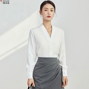 啄木鸟白色V领职业衬衫女春秋通勤法式缎面气质衬衣时尚长袖上衣