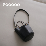 FOOOOO植鞣黑色「软糯小水桶」头层牛皮质感简约休闲手提包包斜挎