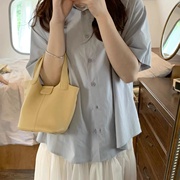 夏天小包2024韩版时尚个性菜篮子手提柔软质感单肩斜挎水桶包