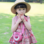 儿童斜挎包小女孩迪士尼正版草莓熊，2023可爱零钱硅胶夏天时尚