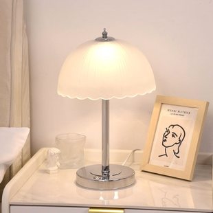 台灯卧室床头灯现代简约调光灯北欧极简护眼台灯温馨暖光书房灯具
