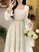 法式白色方领长袖连衣裙秋季大码高级感优雅蕾丝裙温柔风公主长裙