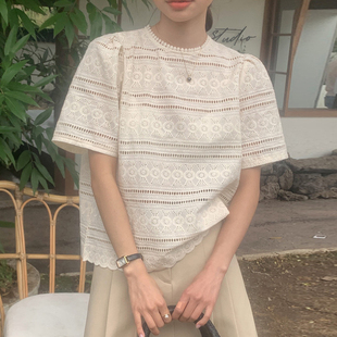 韩系chic夏季复古气质圆领，重工镂空钩花设计感小众短袖蕾丝衬衫女