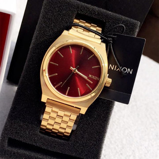 nixon尼克松简约复古时尚方形酒，红色金色经典欧美石英男手表
