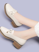 女士皮鞋春季2023年休闲软皮的白鞋薄款软底英伦中跟圆头单鞋