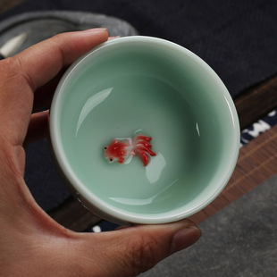 宇轩 青瓷彩鲤鱼杯 青瓷浮雕小鱼杯品茗杯个人杯泡茶杯