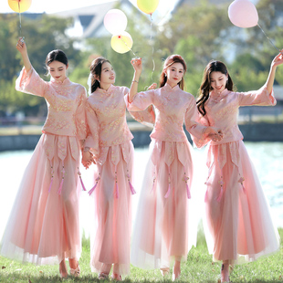 中式伴娘服女2024冬季姐妹，团装国风高级感秀禾礼服粉色伴娘裙