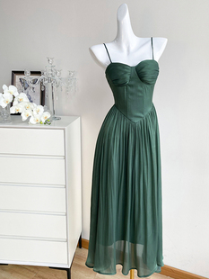 法式复古连衣裙女夏季长裙小众设计赫本风高级感气质吊带礼服裙子