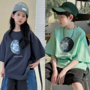 波拉韩国女男孩小中大儿童装，夏青少年初中生亲子，星球短袖t恤上衣