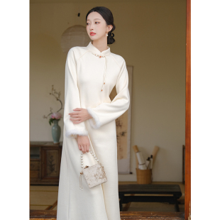 山有色新中式旗袍冬季长款打底水貂毛优雅气质米白色连衣裙