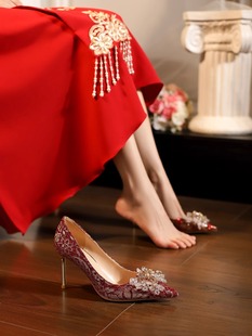 2024中式秀禾服结婚鞋新娘，鞋女红色尖头高跟鞋，不累脚敬酒服鞋