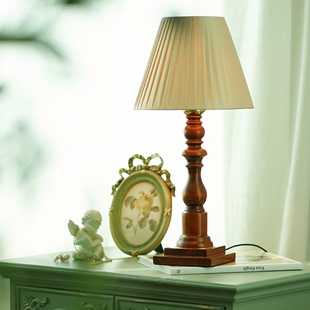 田园法式复古高级感美式高端中古欧式实木书房卧室床头柜创意台灯