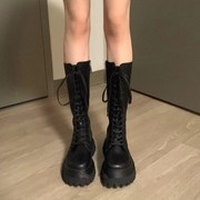 黑色机车靴2022秋冬季款，透气厚底中筒马丁靴女长筒骑士靴小腿靴子