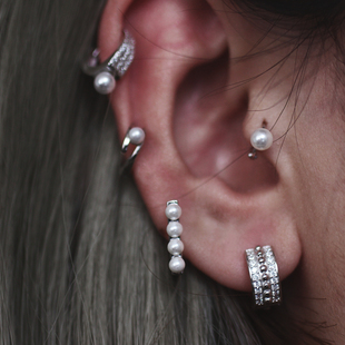 珍珠耳扣锆石耳环仿珍珠欧美复古ins风格气质耳圈925银饰女耳骨环