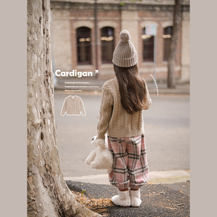史豌豆(史豌豆)女童加厚复古麻花针织开衫，2023秋冬亲子装儿童洋气毛衣