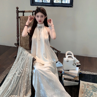 fairyjiang夏季新中式缎面白色挂脖背心套装女提花，半身长裙两件套