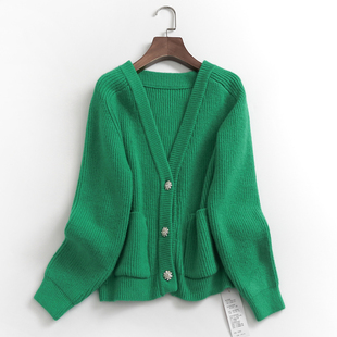 H768慵懒显白绿色针织开衫女短款韩系小个子V领毛衣早春软糯外套