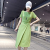 果绿色连衣裙女短袖夏韩版显瘦褶皱过膝一步裙港风t恤裙