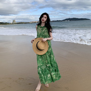 波西米亚沙滩连衣裙，女夏海边度假绿色碎花，无袖长裙气质慵懒感裙子
