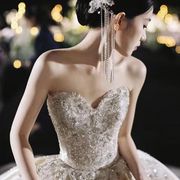 缎面抹胸主婚纱2023新娘，小个子高级感法式重工豪华拖尾出门纱