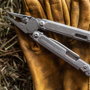 Leatherman莱泽曼 FREE P2 P4 磁吸开合多功能组合工具钳多用军