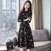 法式碎花连衣裙女早秋2022长袖，高级感修身显瘦打底雪纺长裙子