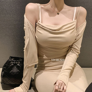 发 韩国ZH231 百搭开衫+褶皱显胸吊带包臀连衣裙套装