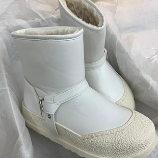 白色雪地靴女冬2023年洋气皮毛，一体防水防滑加绒加厚保暖棉靴
