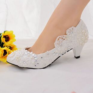 新娘鞋大码女鞋结婚白色蕾丝水钻，珍珠绣花婚鞋伴娘鞋宴会礼服