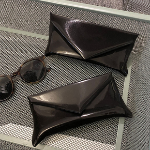 超高档的gm眼镜盒黑色，墨镜信封包便携皮质，饰品口红收纳袋太阳镜盒