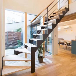 武汉楼梯定制红橡钢木旋转实木铁艺扶手，室外复式玻璃双梁弧形